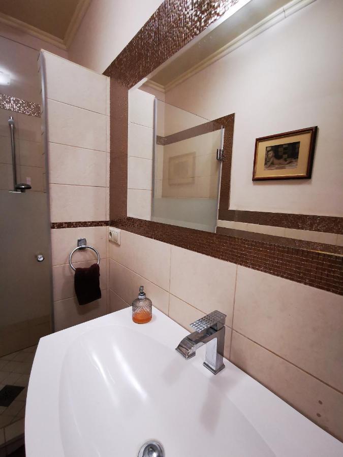 Apartament Luxury Basement In The Surrounding Of Budapest Mogyoród Zewnętrze zdjęcie