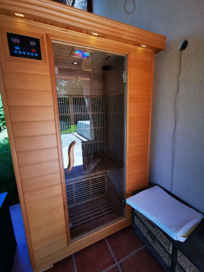 Apartament Luxury Basement In The Surrounding Of Budapest Mogyoród Zewnętrze zdjęcie